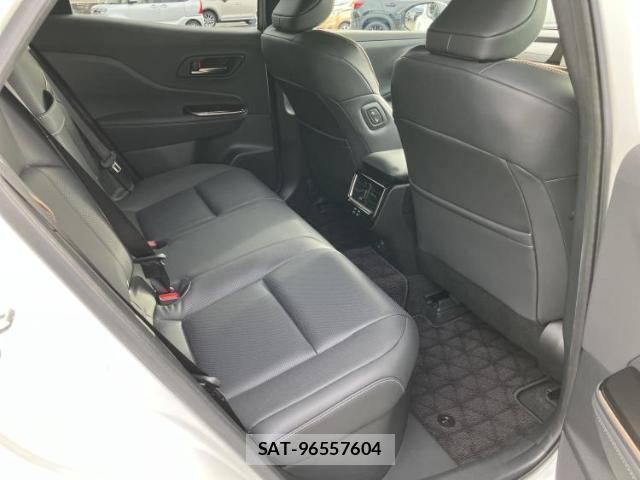Toyota CROWN 2024-01 8012462-4