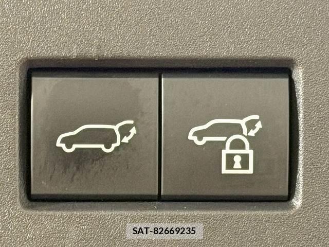 Toyota CROWN 2024-01 8012470-10