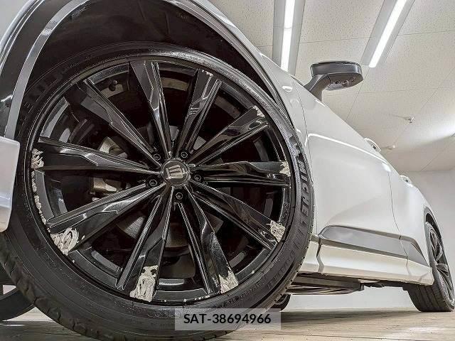 Toyota CROWN 2024-10 8012471-19