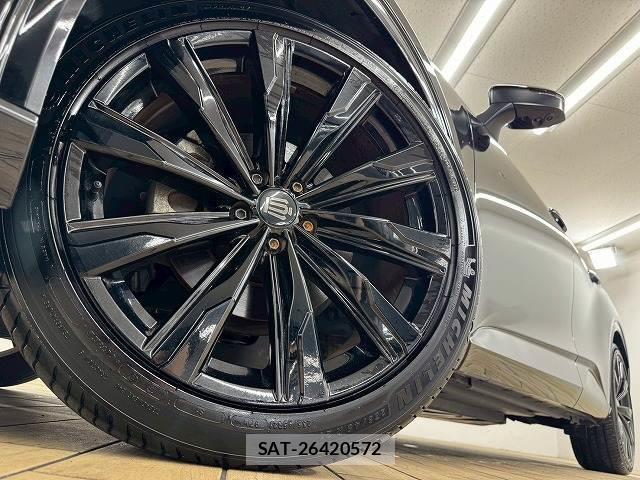Toyota CROWN 2023-11 8012474-19