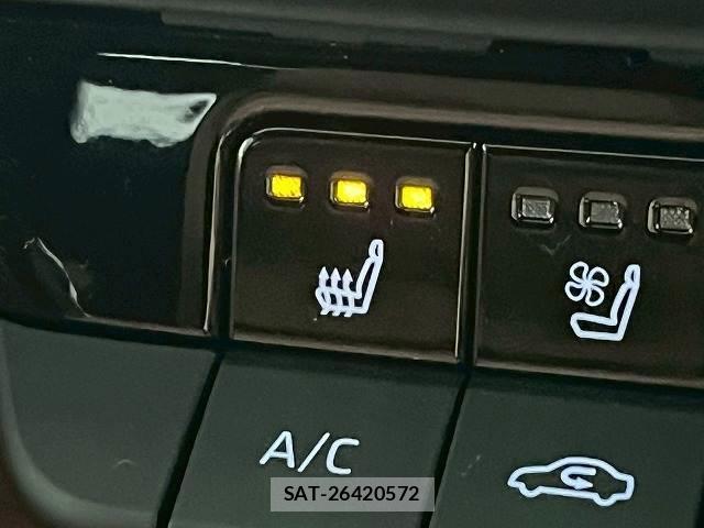 Toyota CROWN 2023-11 8012474-7