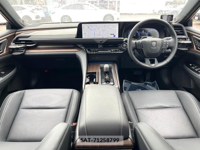 Toyota CROWN 2024-12 8005102-1