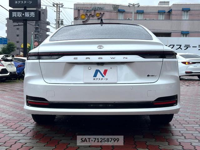 Toyota CROWN 2024-12 8005102-14