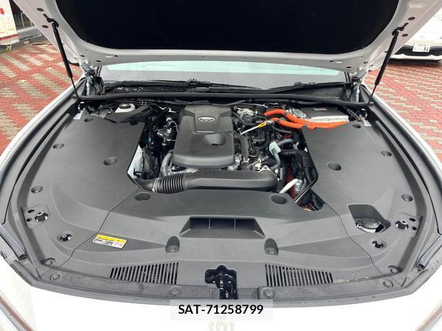 Toyota CROWN 2024-12 8005102-17
