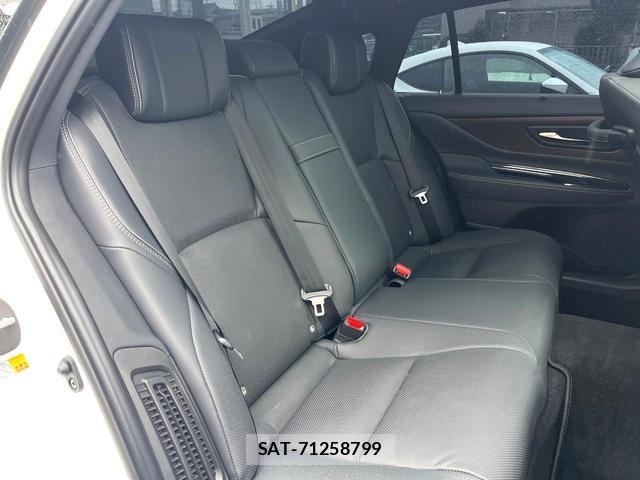Toyota CROWN 2024-12 8005102-9