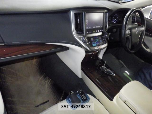 Toyota CROWN 2014-06 8007512-2