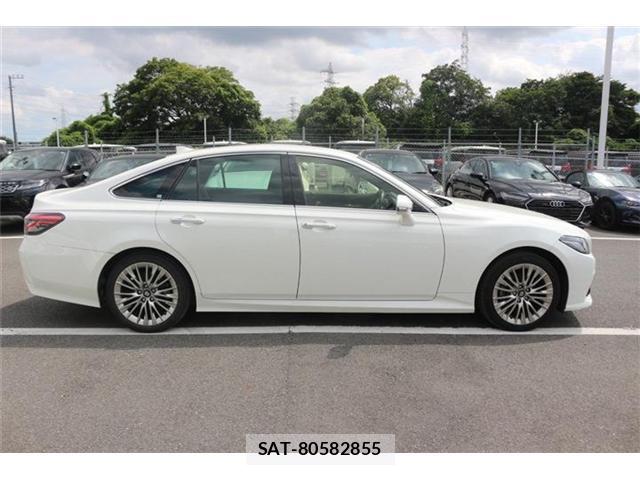 Toyota CROWN 2019-09 8008632-11