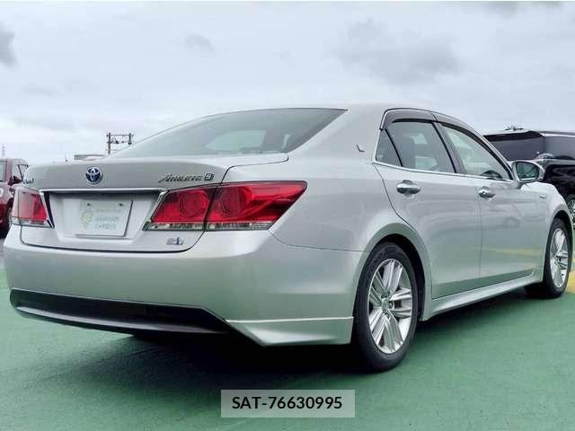 Toyota CROWN 2015-04 8008803-1