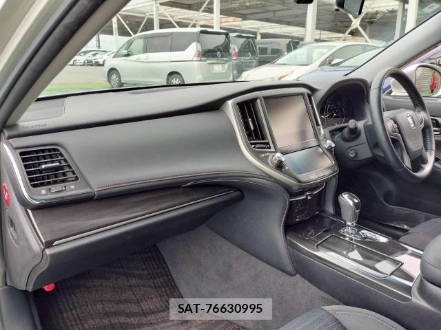 Toyota CROWN 2015-04 8008803-12