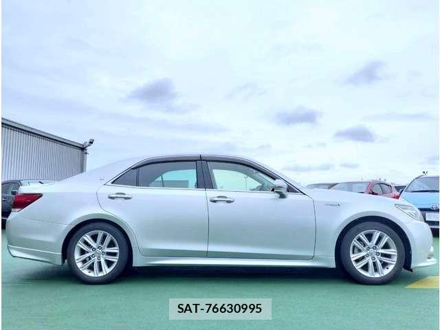 Toyota CROWN 2015-04 8008803-17