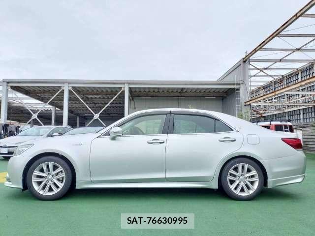 Toyota CROWN 2015-04 8008803-18