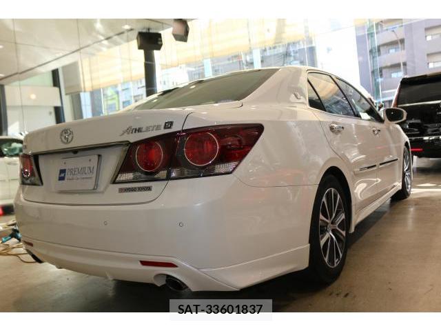Toyota CROWN 2016-02 8010463-1