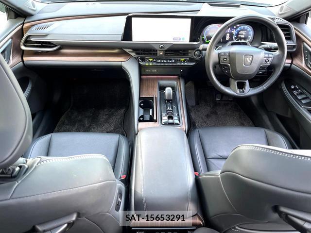 Toyota CROWN 2025-01 8011225-1