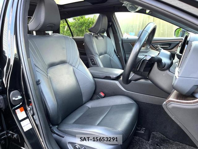 Toyota CROWN 2025-01 8011225-9