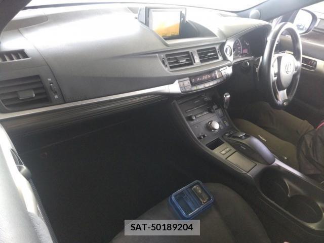 Lexus CT 2011-07 8007507-2