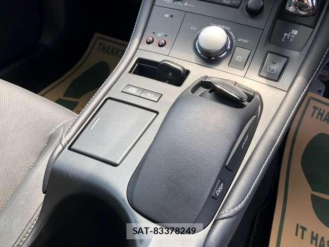 Lexus CT 2011-10 8007742-13