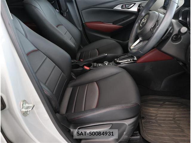 Mazda CX-3 2017-09 8009402-12