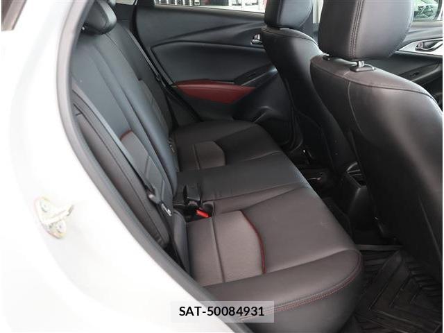 Mazda CX-3 2017-09 8009402-13