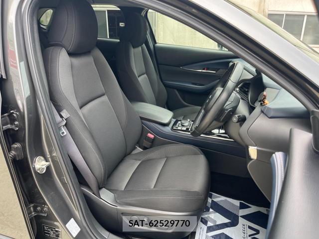Mazda CX-30 2020-04 8003761-8