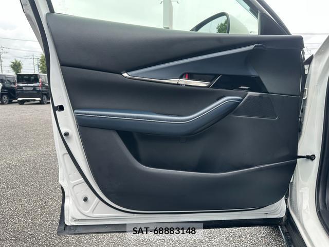 Mazda CX-30 2019-10 8006850-10