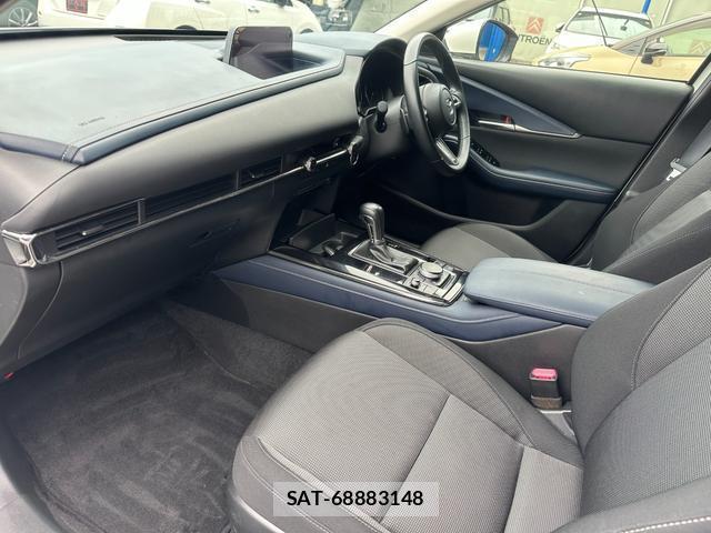 Mazda CX-30 2019-10 8006850-11