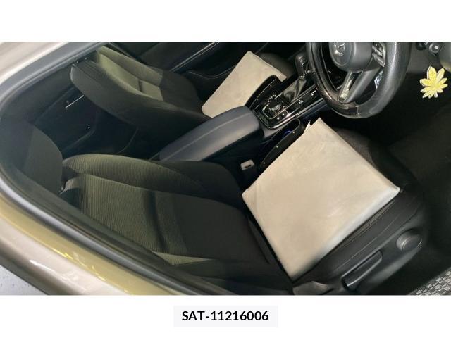 Mazda CX-30 2022-07 8007309-5