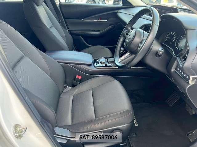 Mazda CX-30 2023-07 8010338-4