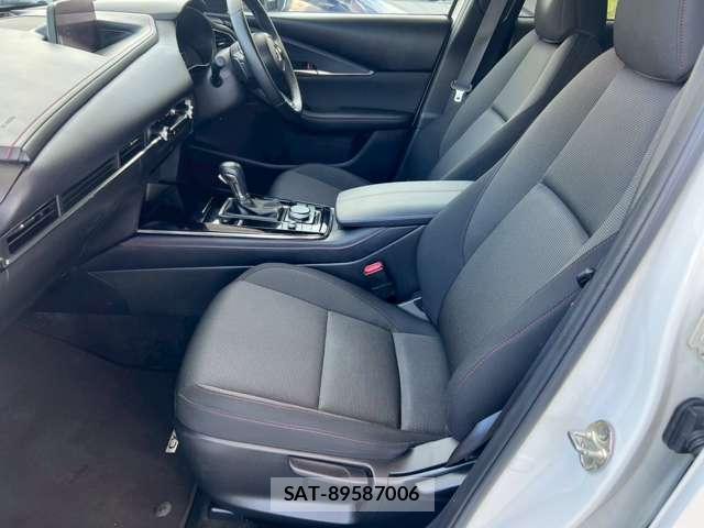Mazda CX-30 2023-07 8010338-5