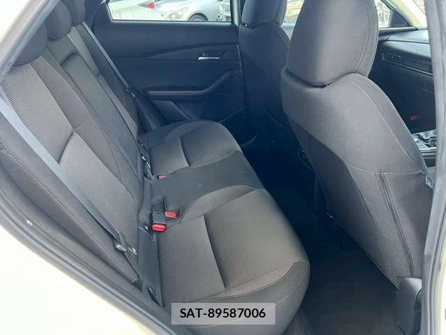 Mazda CX-30 2023-07 8010338-6