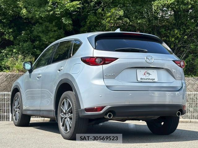 Mazda CX-5 2018-09 8008473-4