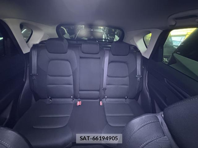 Mazda CX-5 2017-08 8010479-11
