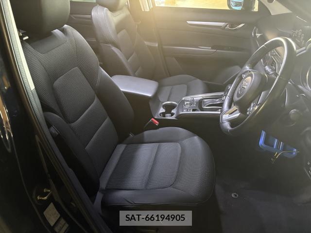 Mazda CX-5 2017-08 8010479-7