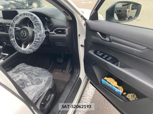 Mazda CX-5 2017-09 8011509-8