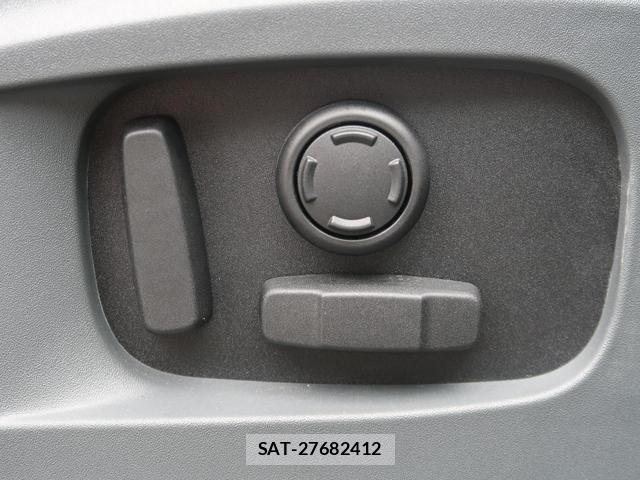 Land Rover DEFENDER 2023-07 7799627-11