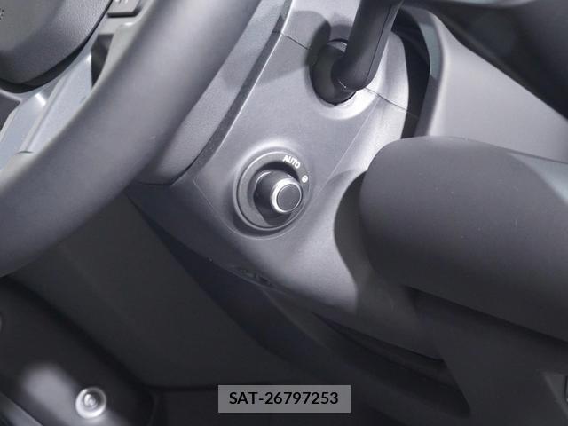 Land Rover DEFENDER 2025-03 8010422-11