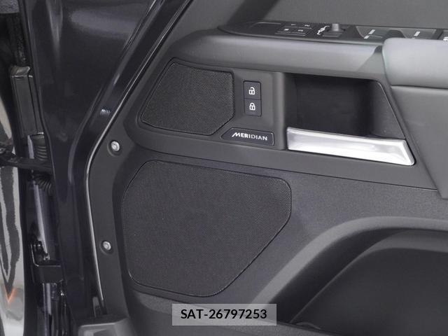 Land Rover DEFENDER 2025-03 8010422-3