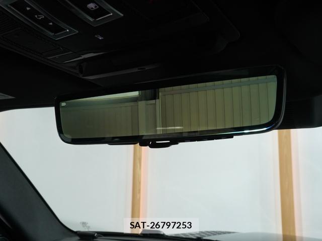 Land Rover DEFENDER 2025-03 8010422-6