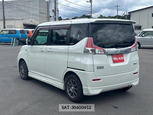 Mitsubishi DELICA 2017-09 8004830-19