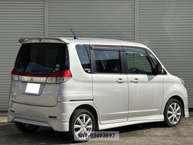 Mitsubishi DELICA 2014-01 8006173-1