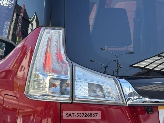 Mitsubishi DELICA 2018-05 8006335-15