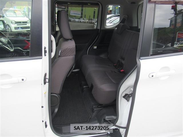 Mitsubishi DELICA 2018-09 8006584-17