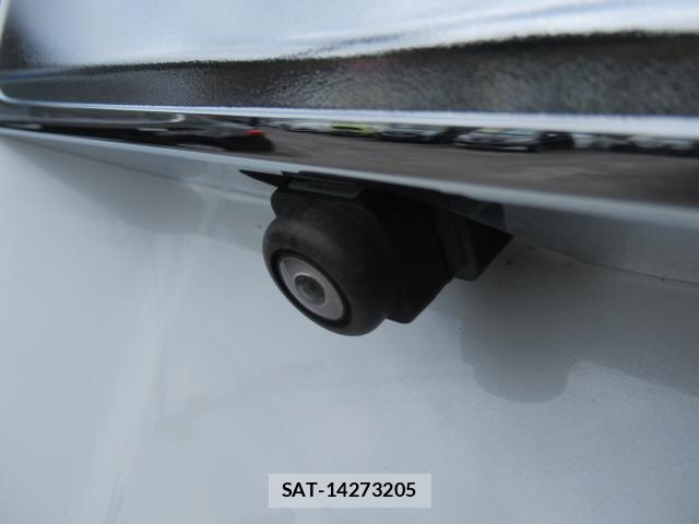 Mitsubishi DELICA 2018-09 8006584-18