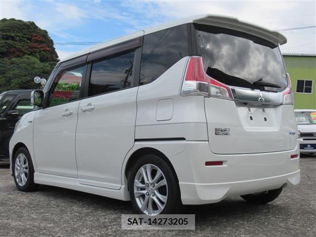 Mitsubishi DELICA 2018-09 8006584-19