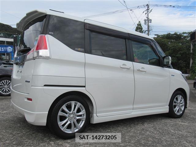 Mitsubishi DELICA 2018-09 8006584-2