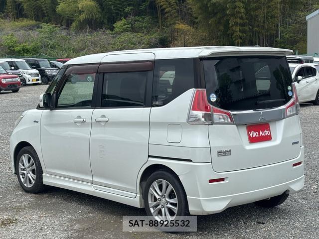 Mitsubishi DELICA 2017-03 8008385-4