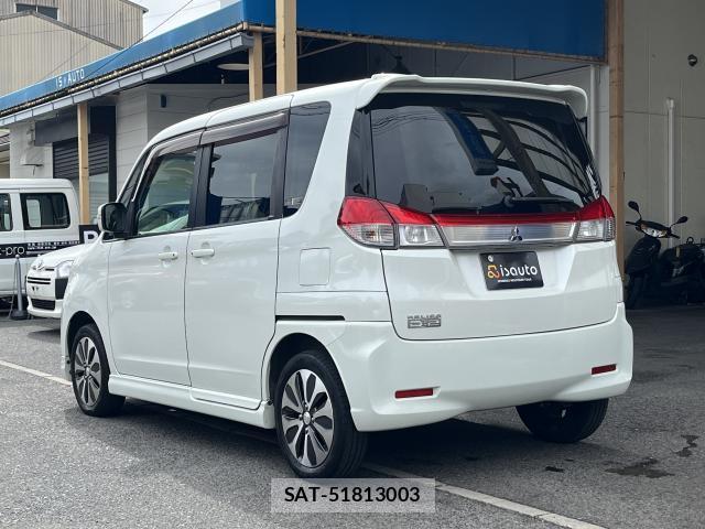 Mitsubishi DELICA 2014-02 8008646-10