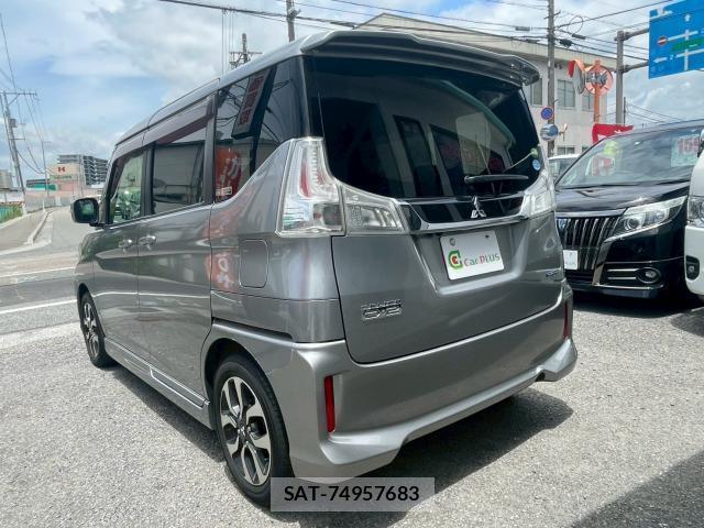 Mitsubishi DELICA 2018-01 8009769-6
