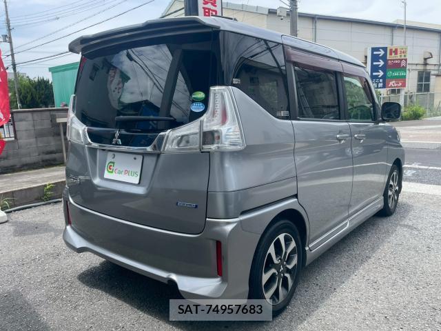 Mitsubishi DELICA 2018-01 8009769-7