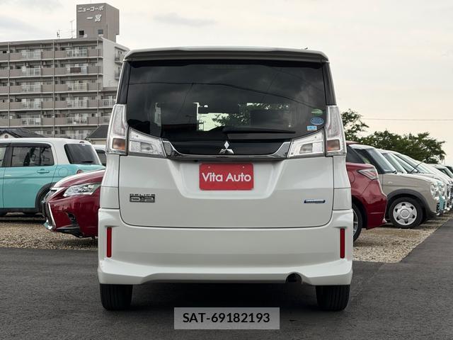 Mitsubishi DELICA 2016-03 8010305-10