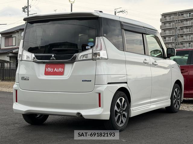 Mitsubishi DELICA 2016-03 8010305-12